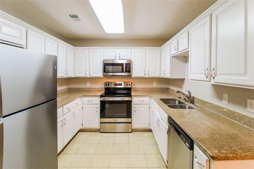 35 Nicole Court Covington, GA 30016 - Photo 6 of 15