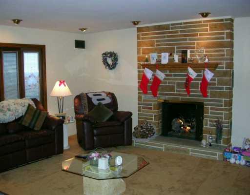 41 Radium Street Observatory Hill, PA 15214 - Photo 2 of 6 Living Room.