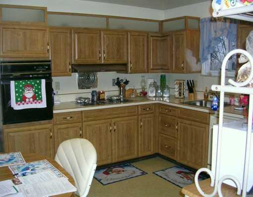 41 Radium Street Observatory Hill, PA 15214 - Photo 4 of 6 Kitchen.