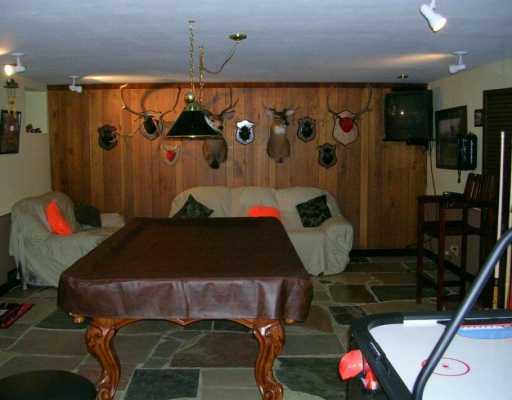 41 Radium Street Observatory Hill, PA 15214 - Photo 5 of 6 Den/Family/Great Room.
