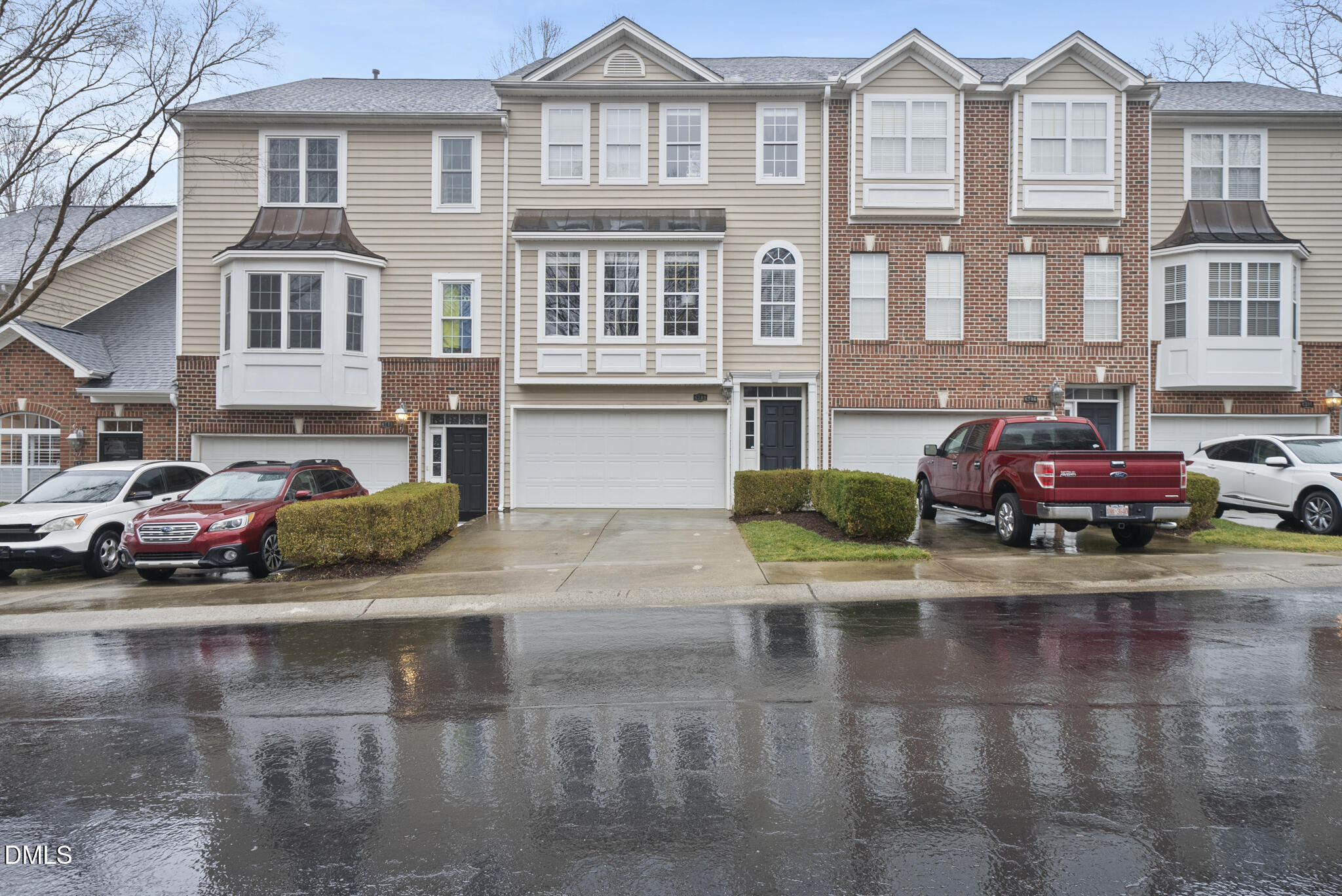 6708 Middleboro Drive Raleigh, NC 27612 - Photo 2 of 32 DSC08814