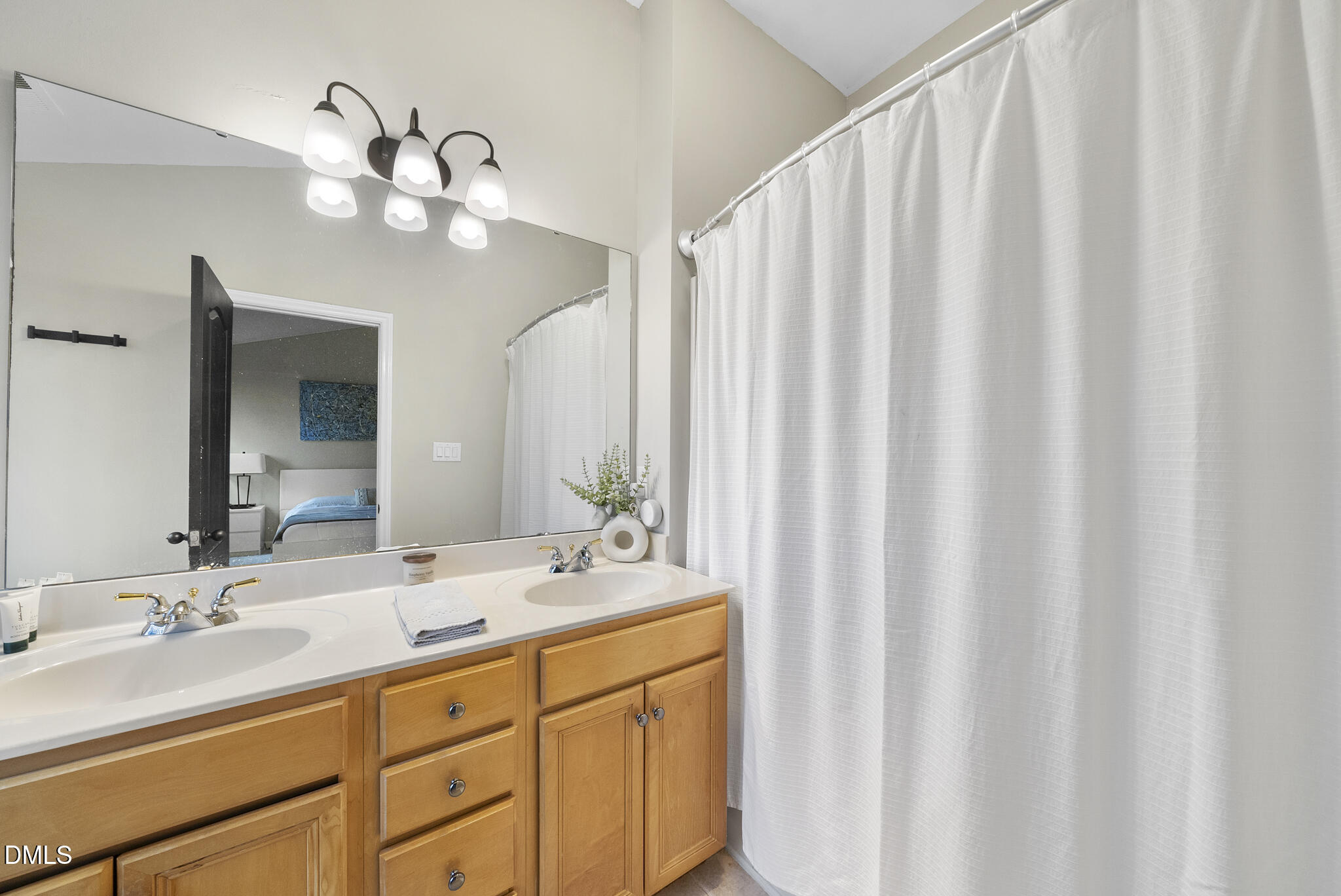 6708 Middleboro Drive Raleigh, NC 27612 - Photo 24 of 32 DSC08901