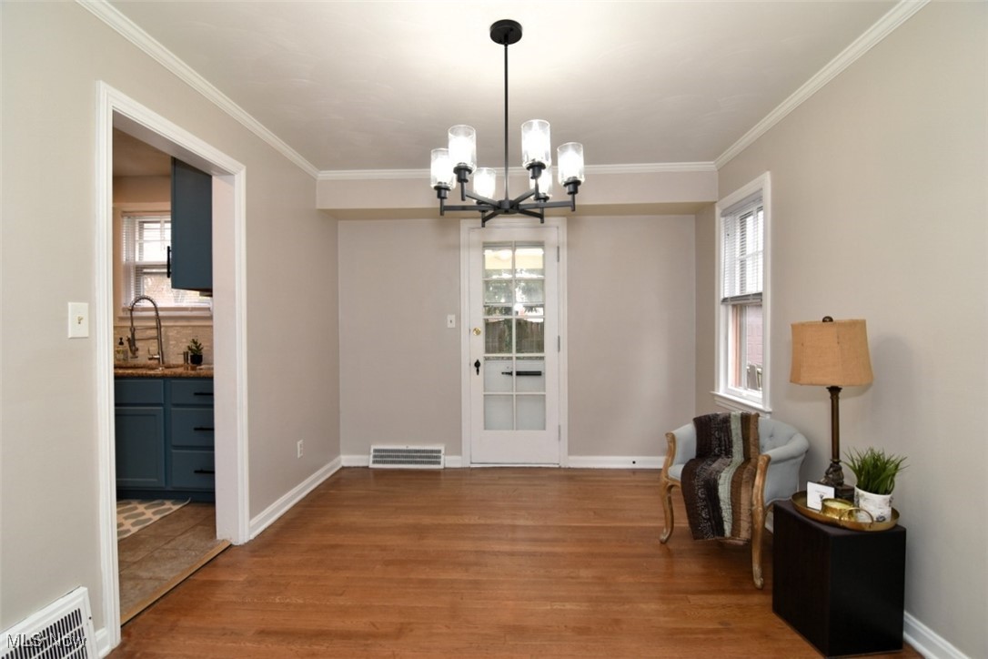 3886 Grosvenor Road Cleveland, OH 44118 - Photo 9 of 42 Gallery Image 9