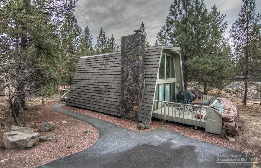 57301 Approach Lane Sunriver, OR 97707 - Photo 1 of 24 Primary Photo