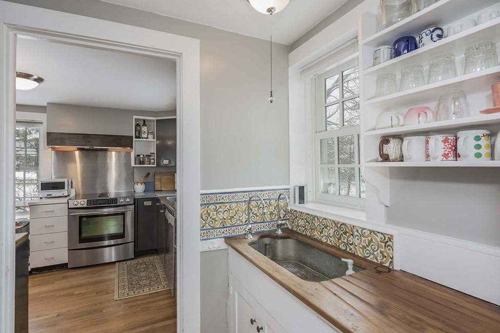 86 Waban Avenue Newton, MA 02468 - Photo 11 of 29