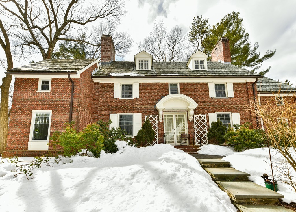 86 Waban Avenue Newton, MA 02468 - Photo 3 of 29