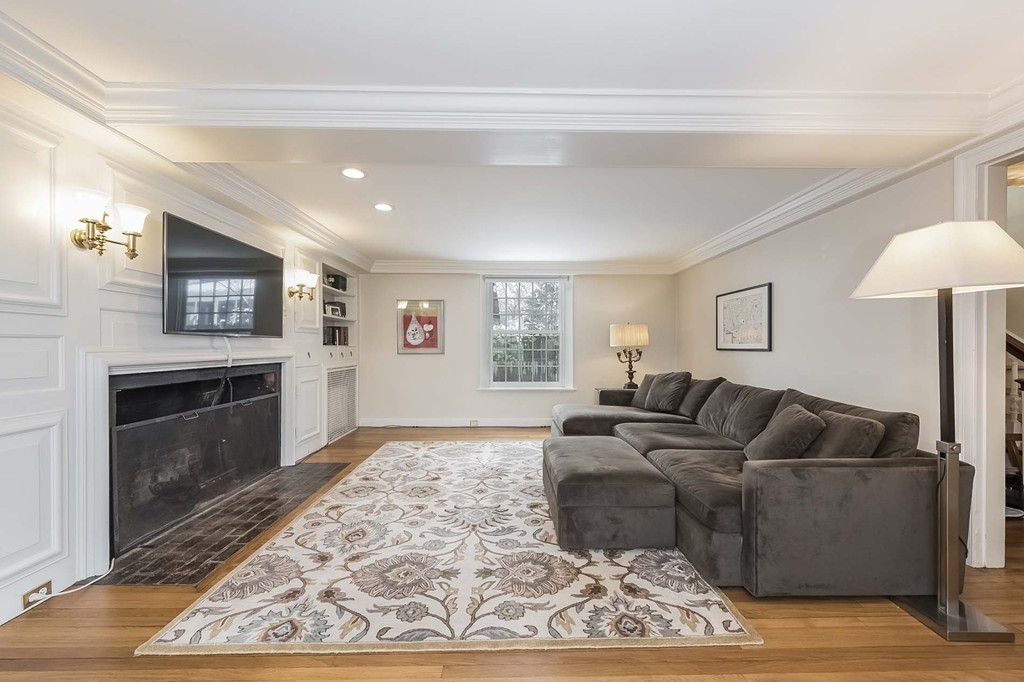 86 Waban Avenue Newton, MA 02468 - Photo 4 of 29
