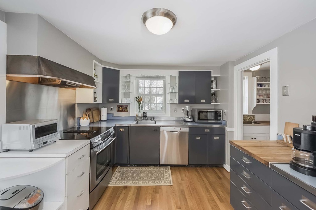 86 Waban Avenue Newton, MA 02468 - Photo 8 of 29