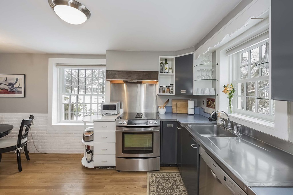 86 Waban Avenue Newton, MA 02468 - Photo 9 of 29
