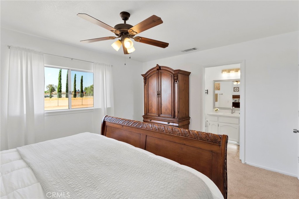 22672 El Centro Road Apple Valley, CA 92307 - Photo 21 of 42 primary bedroom