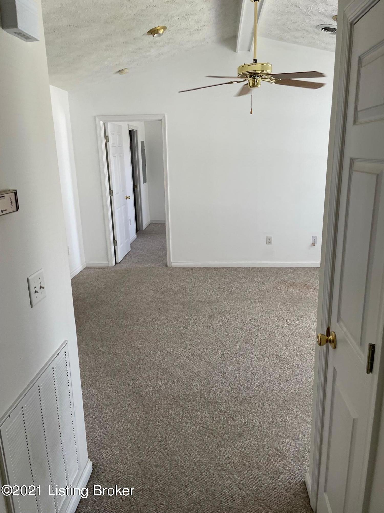 273 Dustin Way Shepherdsville, KY 40165 - Photo 6 of 19 IMG_0176