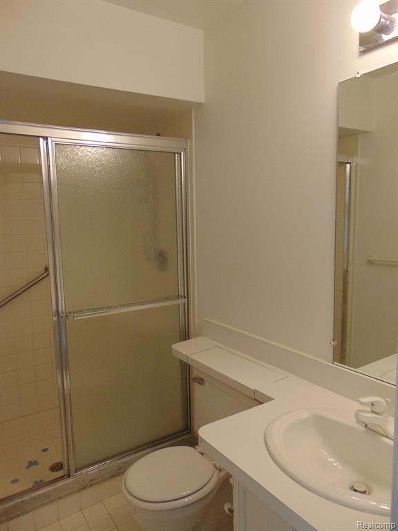 26230 Inkster Road Southfield, MI 48033 - Photo 19 of 33 Gallery Image 19