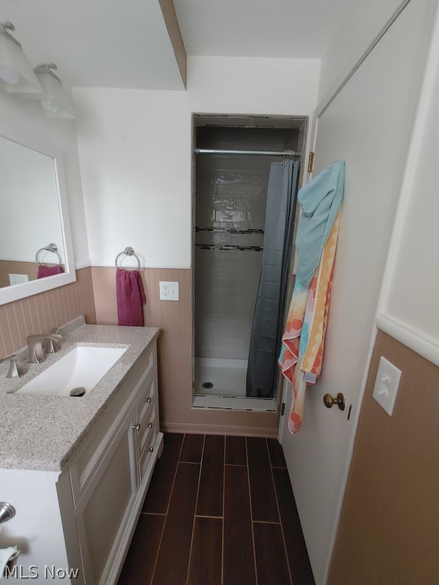 2211 Devonshire Road Northwest Canton, OH 44708 - Photo 23 of 36 Bathroom featuring tiled shower and large vanity