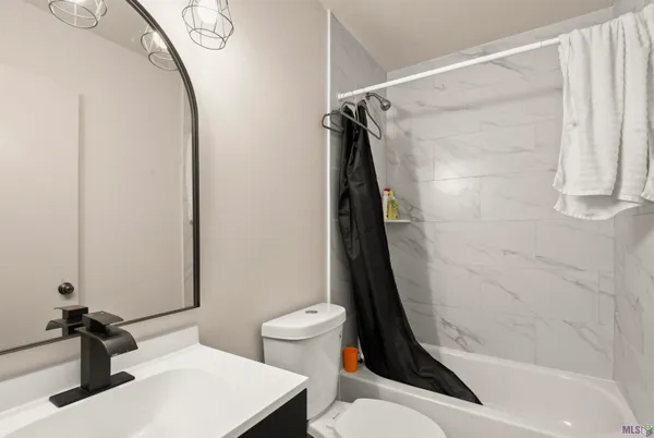 $3,200 | 5240 Heritage Drive, Baton Rouge, LA 70808