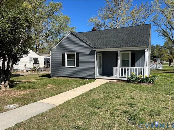 $259,900 | 400 5th Street, Blackstone, VA 23824