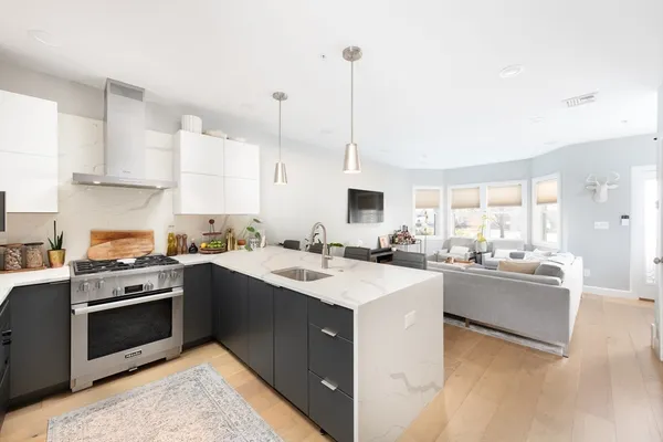 $4,400 | 48-50 Robey Street, Unit TWNHSE, Boston, MA 02119