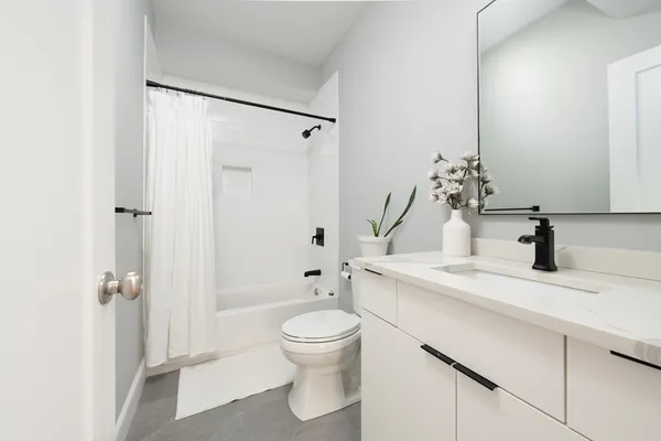 $4,400 | 48-50 Robey Street, Unit TWNHSE, Boston, MA 02119