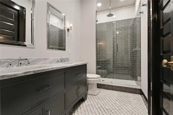 $2,500 | 419 Carondelet Street, Unit 403, New Orleans, LA 70139