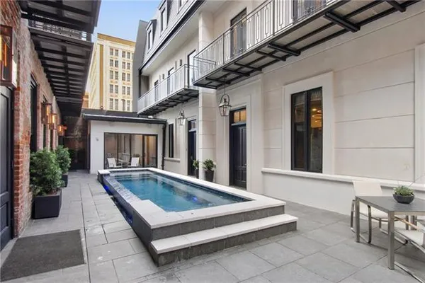 $2,500 | 419 Carondelet Street, Unit 403, New Orleans, LA 70139