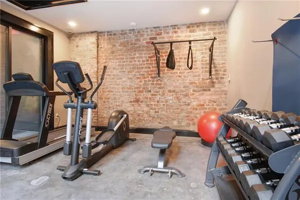 $2,500 | 419 Carondelet Street, Unit 403, New Orleans, LA 70139