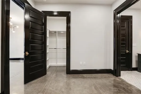 $2,500 | 419 Carondelet Street, Unit 403, New Orleans, LA 70139