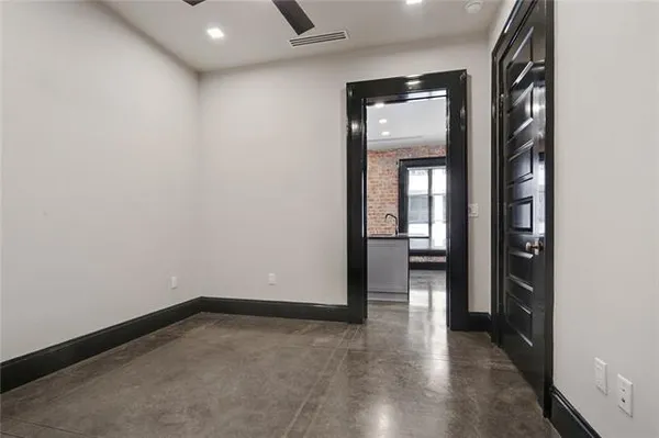 $2,500 | 419 Carondelet Street, Unit 403, New Orleans, LA 70139