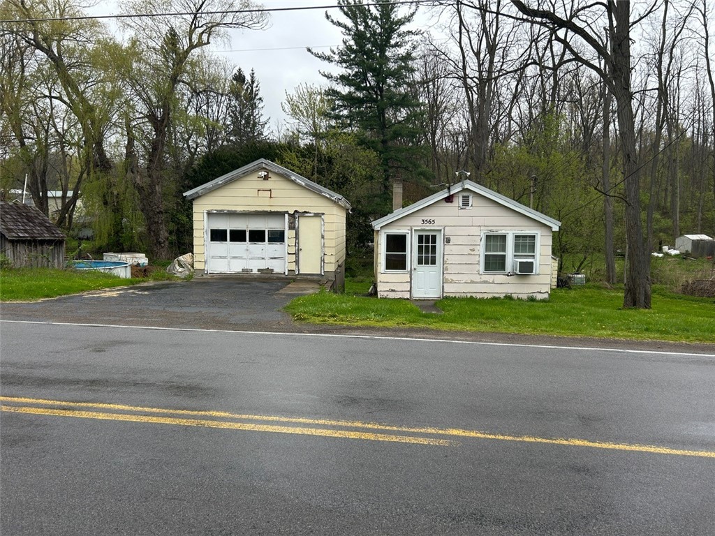 3565 North Creek Road Palmyra, NY 14522 - Photo 2 of 13