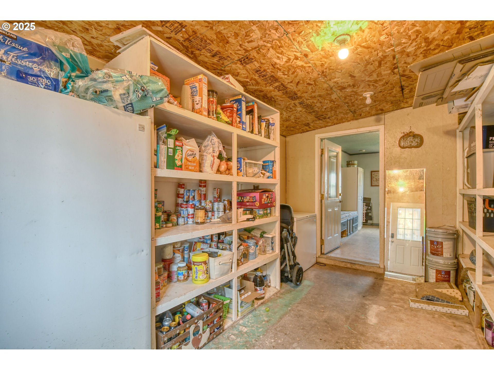 559 Southwest Cedar Street Pilot Rock, OR 97868 - Photo 37 of 42 a view of a balcony