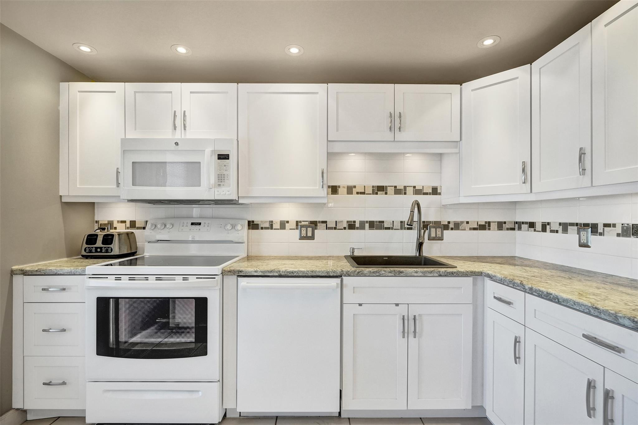 2681 South Course Drive, Unit 609 Pompano Beach, FL 33069 - Photo 11 of 54 Photo 11