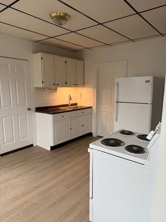 $2,500 | 68 Court Street, Unit 2, Whitman, MA 02382