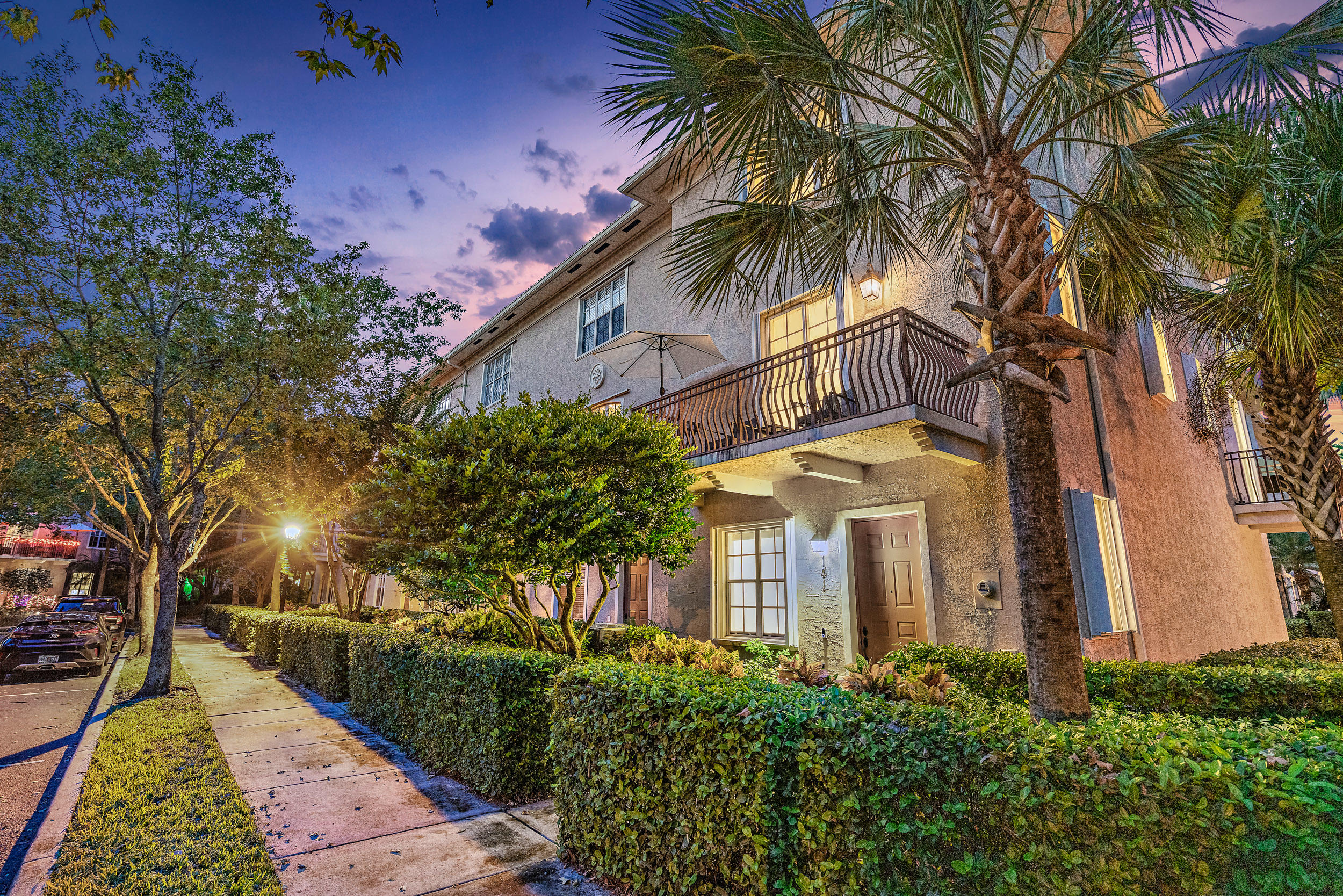 Twilights- 141 Morning Dew Cir-8