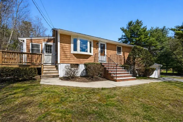 $699,900 | 83 Thurlow Street, Georgetown, MA 01833