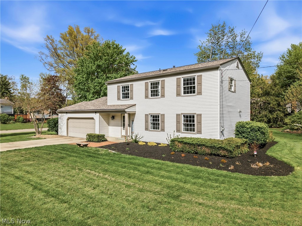 658 Burning Oaks Road Northeast Warren, OH 44484 - Photo 2 of 36