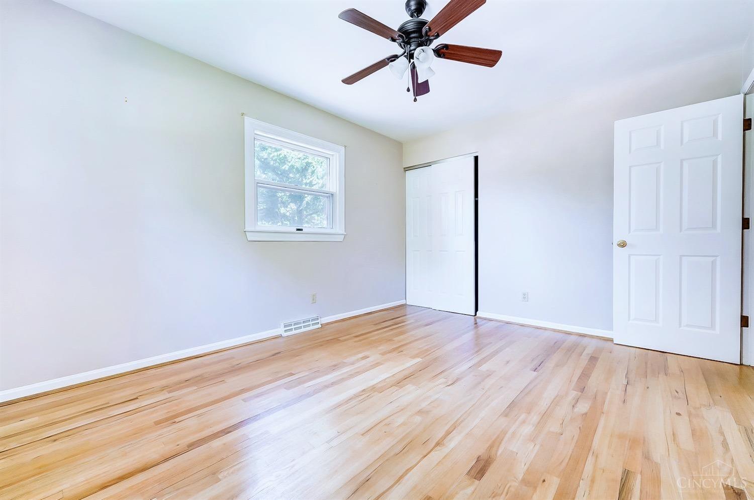 6093 Gaines Road Cincinnati, OH 45247 - Photo 18 of 26