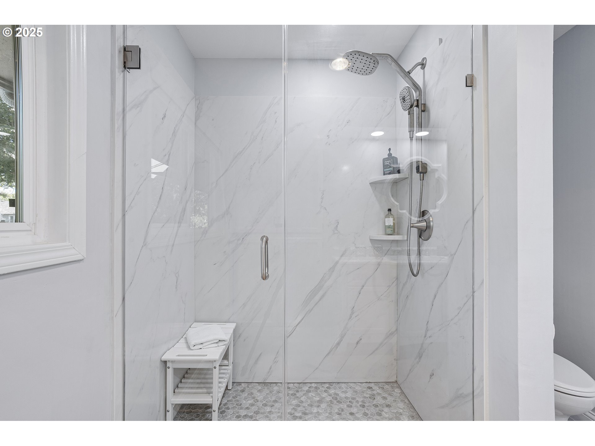 32215 Southwest East Lake Point Wilsonville, OR 97070 - Photo 35 of 47 a bathroom with a shower