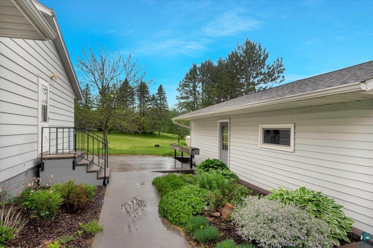 5219 West Arrowhead Road Hermantown, MN 55811 - Photo 19 of 35 View of yard