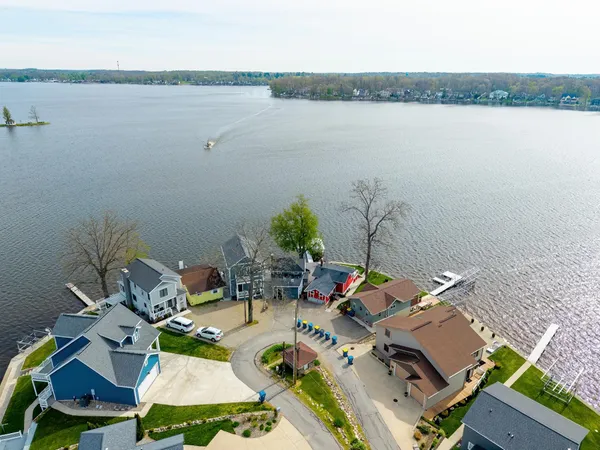 $449,000 | 980 Ln 221B Hamilton Lake, Hamilton, IN 46742