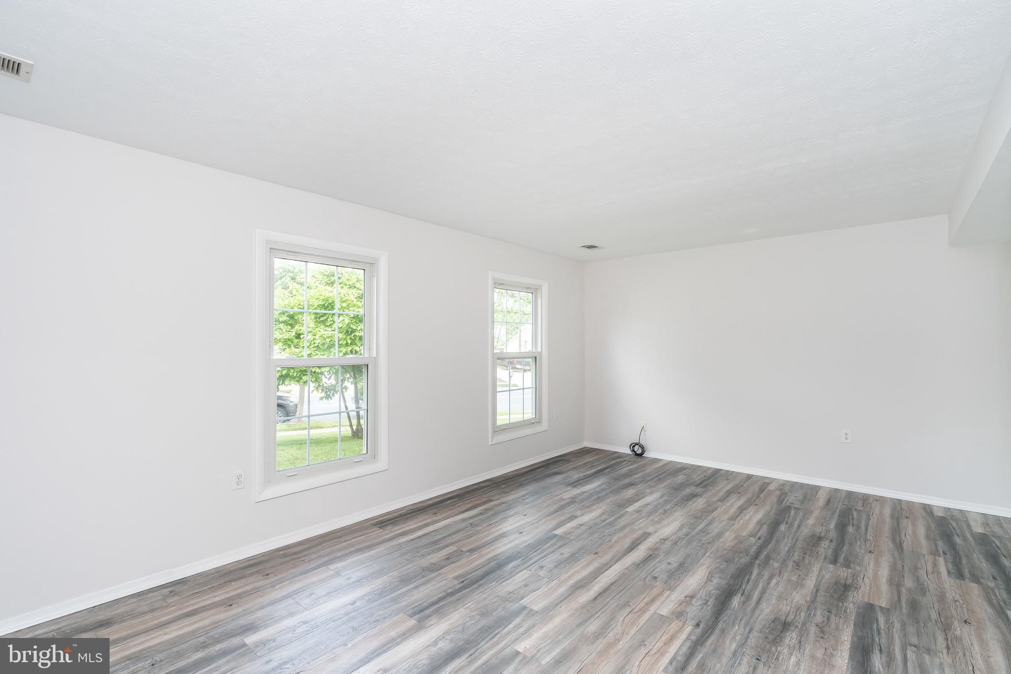 1879 Montreal Road Severn, MD 21144 - Photo 10 of 47 Living Room