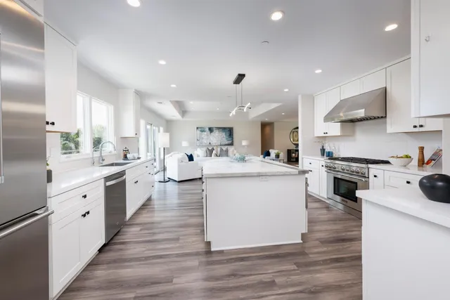 $3,995,000 | 30 Calaveras Court, Hillsborough, CA 94010