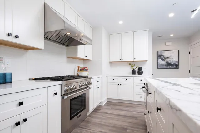 $3,995,000 | 30 Calaveras Court, Hillsborough, CA 94010