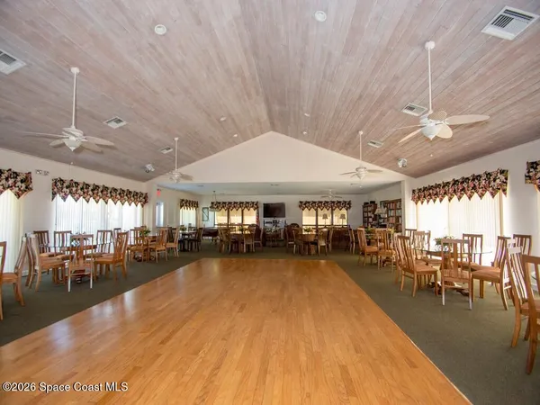 $2,200 | 6240 East Mirror Lake Drive, Unit 201, Sebastian, FL 32958