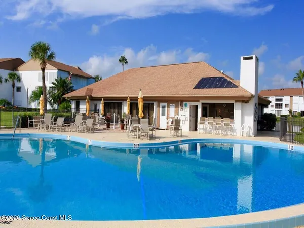 $2,200 | 6240 East Mirror Lake Drive, Unit 201, Sebastian, FL 32958