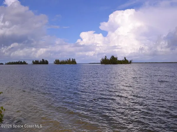 $2,200 | 6240 East Mirror Lake Drive, Unit 201, Sebastian, FL 32958
