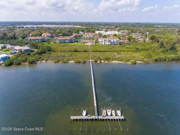 $2,200 | 6240 East Mirror Lake Drive, Unit 201, Sebastian, FL 32958