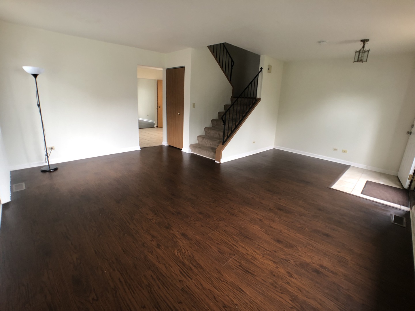 1208 Needham Road Naperville, IL 60563 - Photo 2 of 18