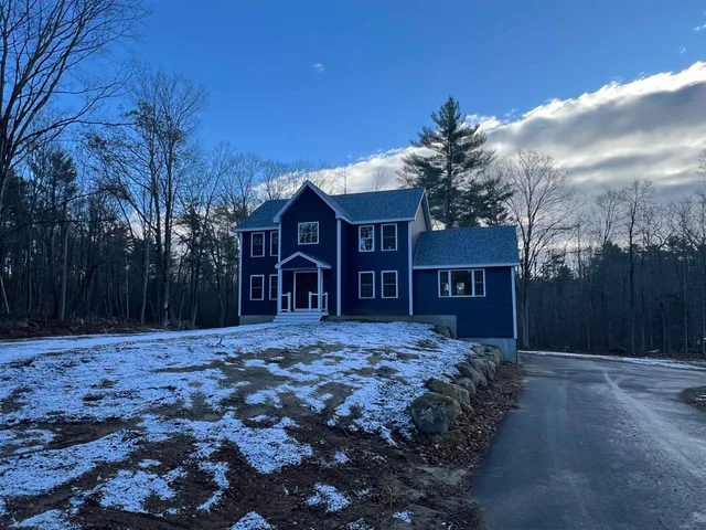 $799,900 | 47 Long Hl Road, Raymond, NH 03077