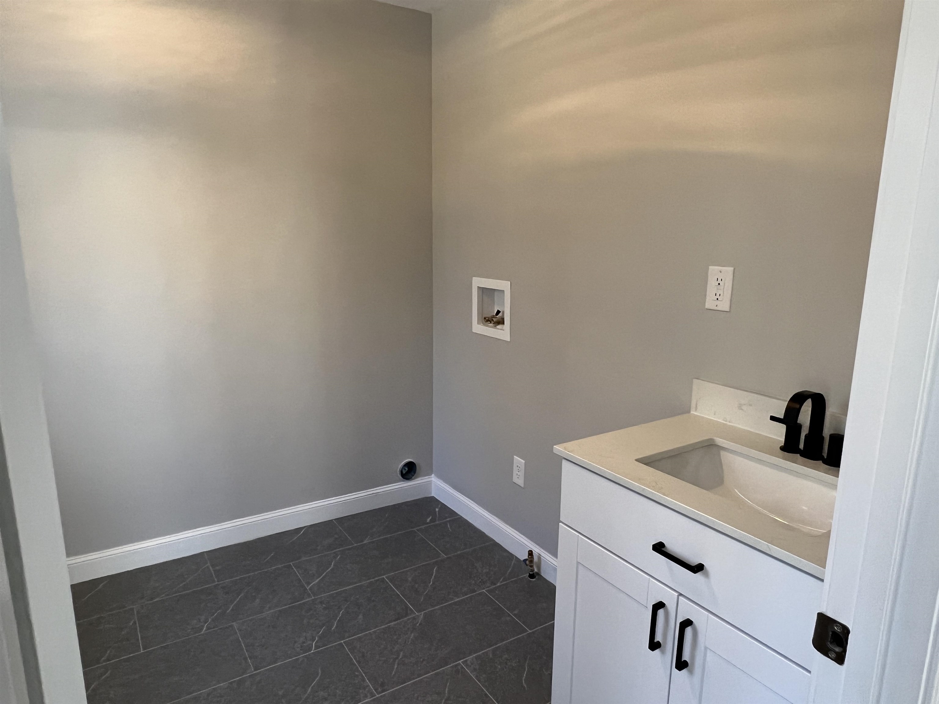 47 Long Hl Road Raymond, NH 03077 - Photo 16 of 42