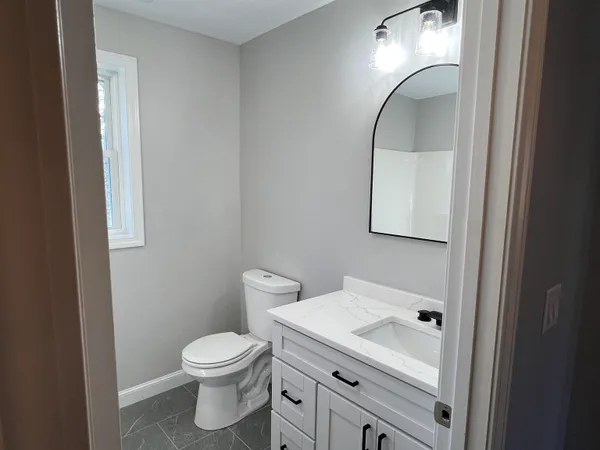 $799,900 | 47 Long Hl Road, Raymond, NH 03077