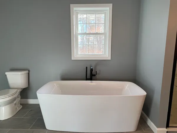 $799,900 | 47 Long Hl Road, Raymond, NH 03077