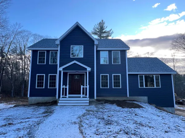 $799,900 | 47 Long Hl Road, Raymond, NH 03077